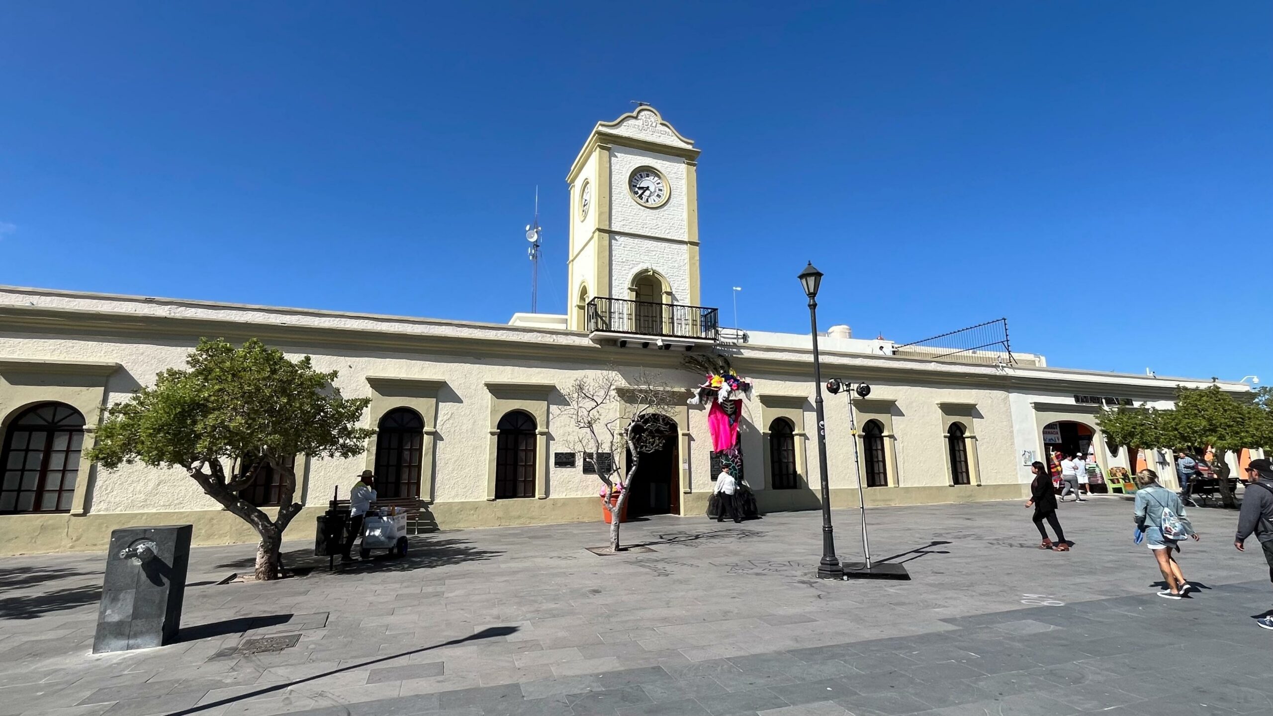 Ayuntamiento de Los Cabos garantiza aguinaldo y prima vacacional