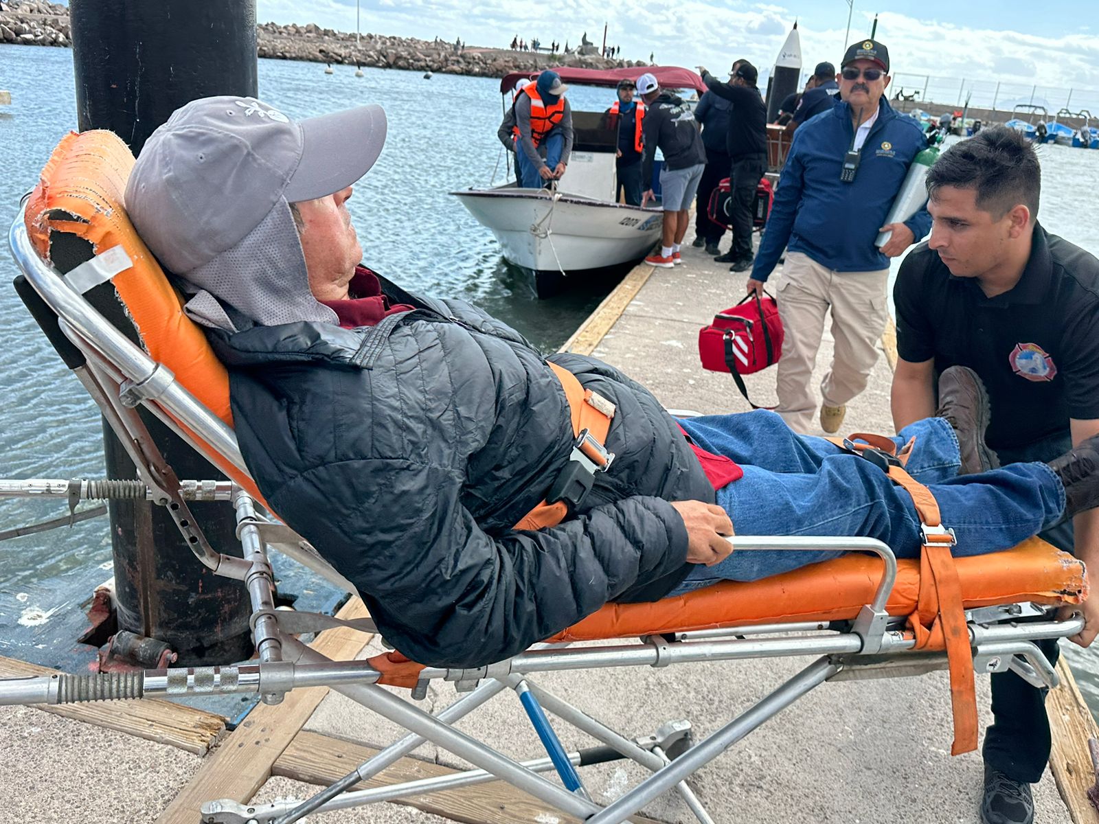 Rescatan a cuatro náufragos en Loreto tras día a la deriva