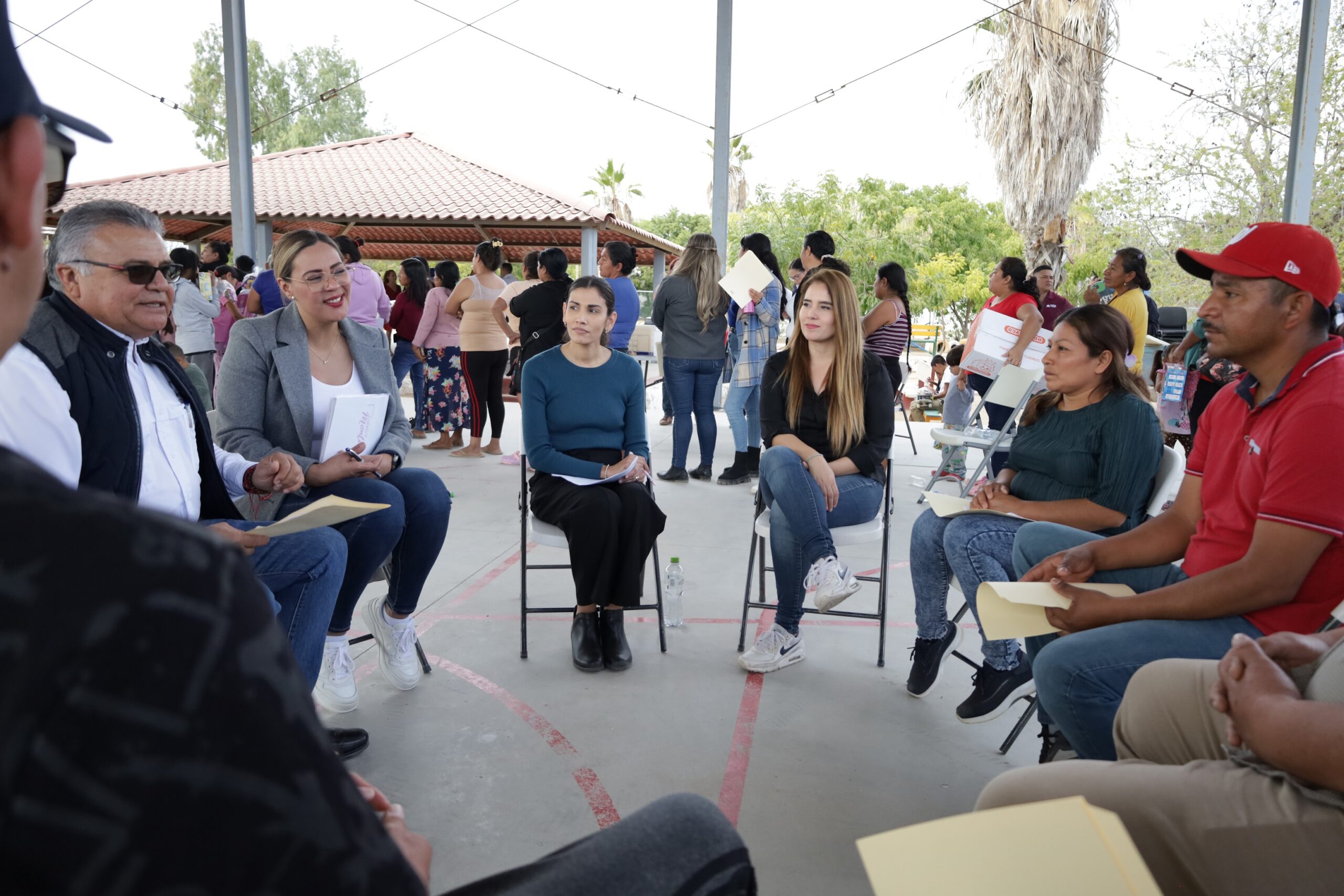 Lanzan programa “Mujeres Rompiendo Muros” en Melitón Albáñez
