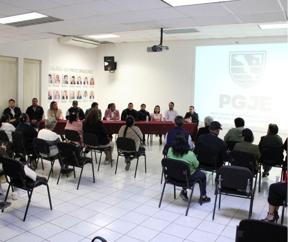 PGJE y autoridades locales dialogan con líderes coloniales para resolver problemas comunitarios en La Paz