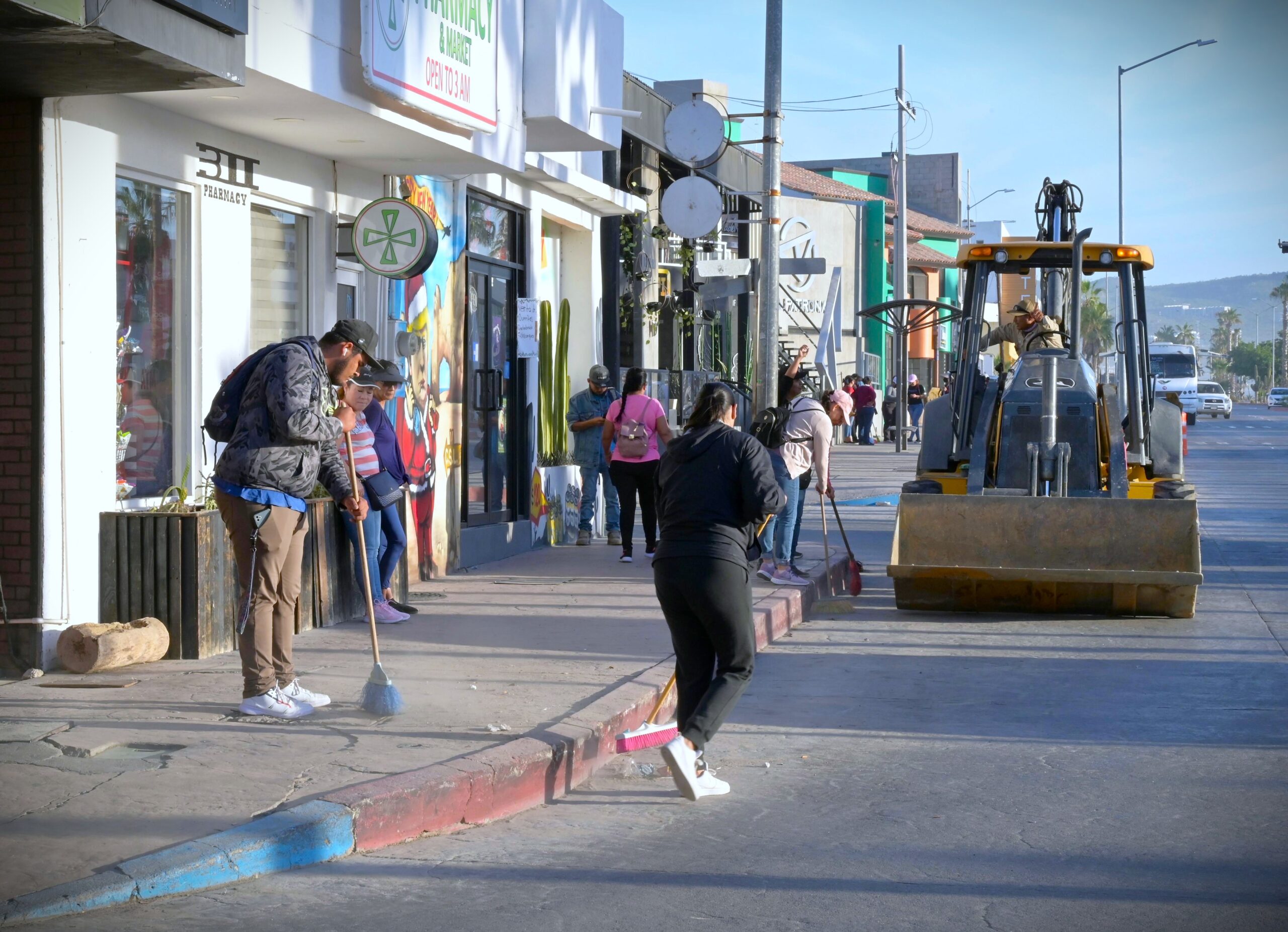 Anuncian programa de limpieza y mantenimiento en zona centro de Cabo San Lucas