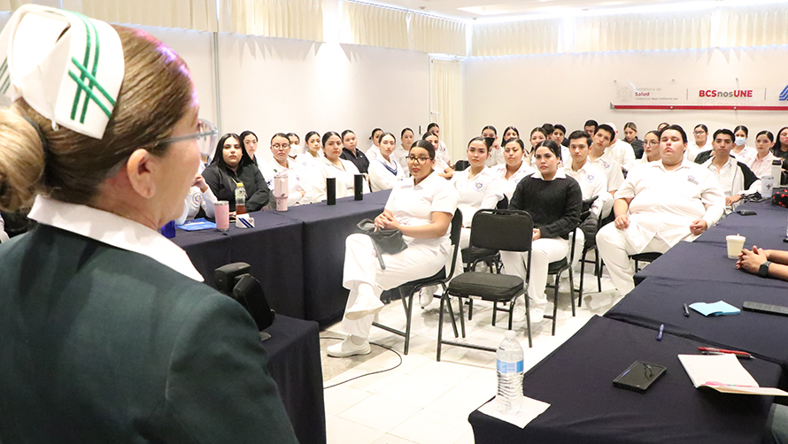 Imparte Salud Estatal curso de inducción a médicas y médicos de servicio social