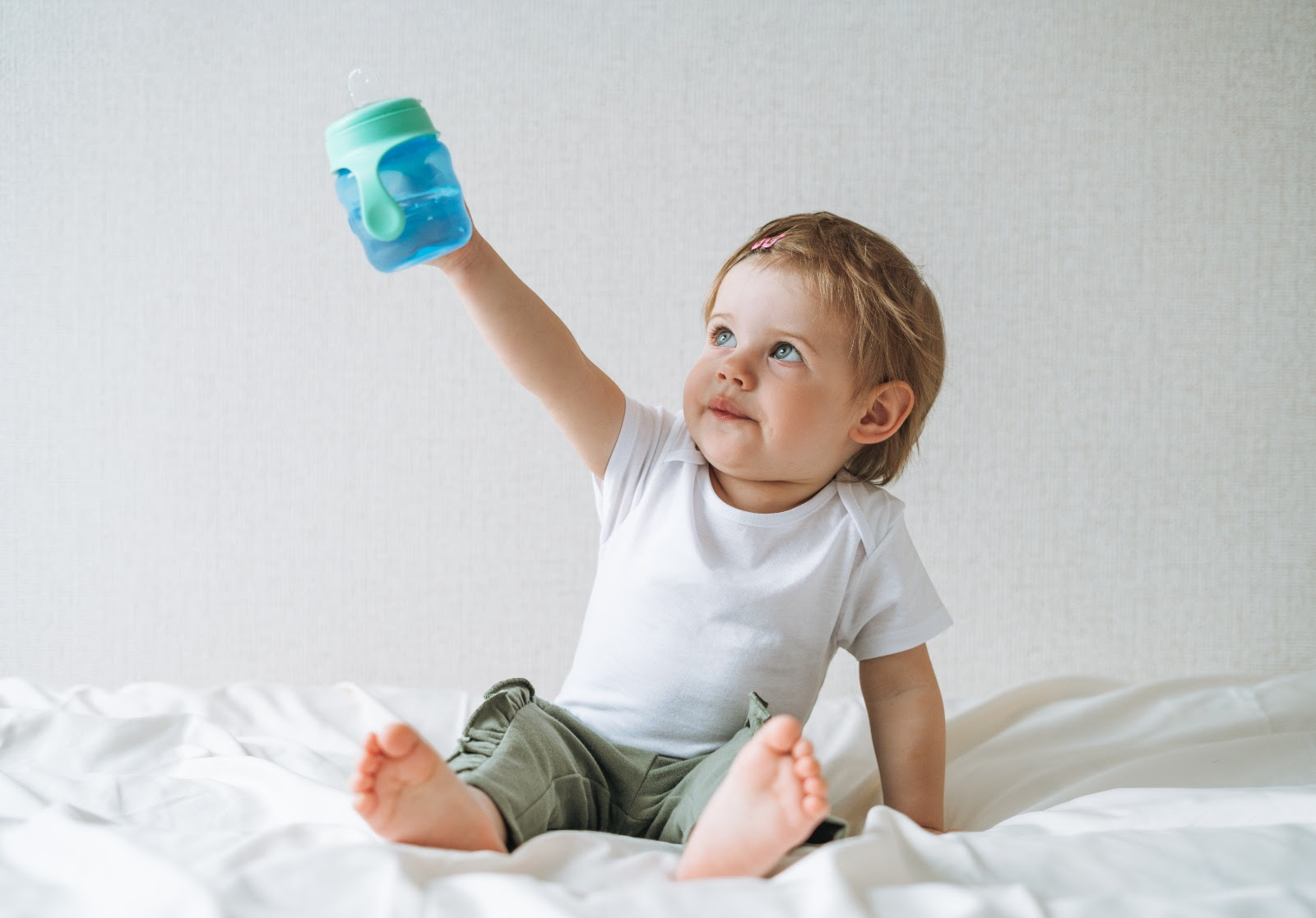 El agua, aliada clave en la alimentación complementaria de los bebés