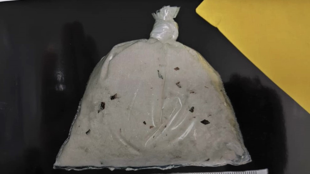 Detienen a hombre que realizaba derrapes en La Paz; tenía droga y un arma de fuego