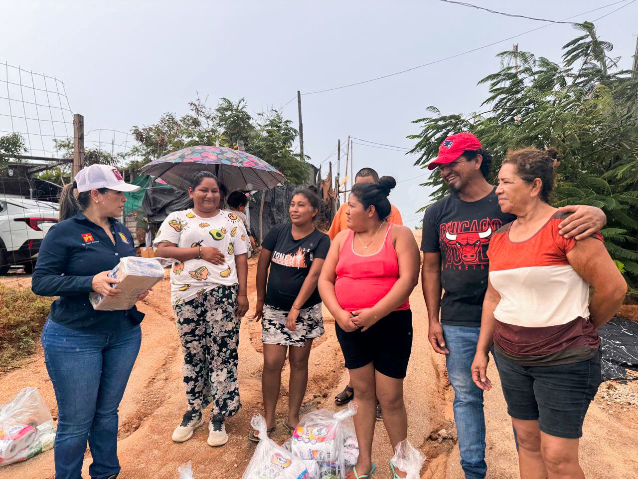 Gaby Montoya respalda labores de auxilio y atención a familias de Los Cabos durante la emergencia por “Priscilla”