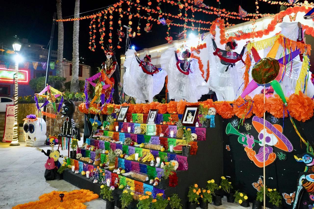 Celebran Día de Muertos en el Centro de Cabo San Lucas