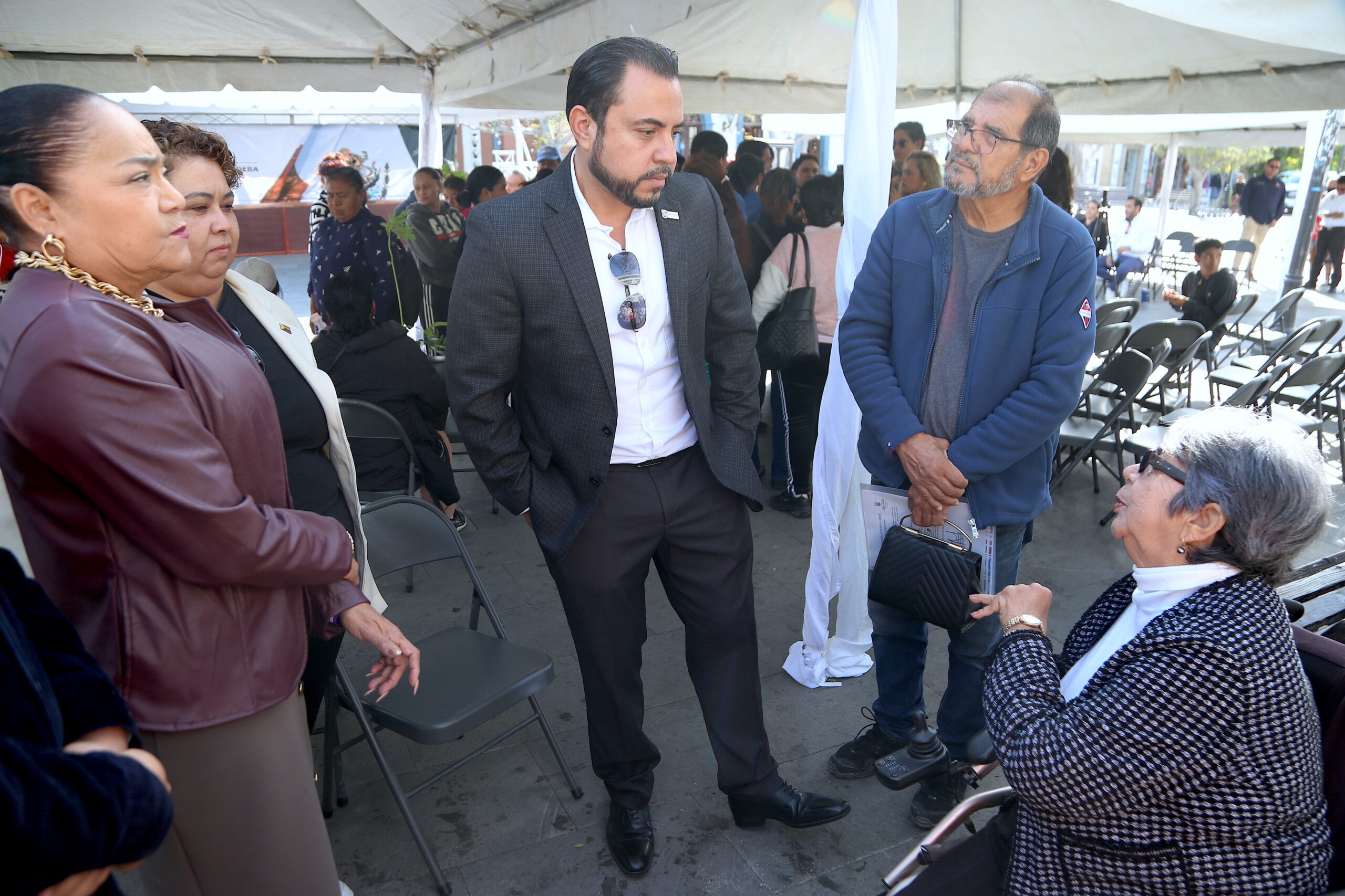 Alcalde de Los Cabos Christian Agúndez consolida la cercanía ciudadana como política permanente; atiende necesidades sociales