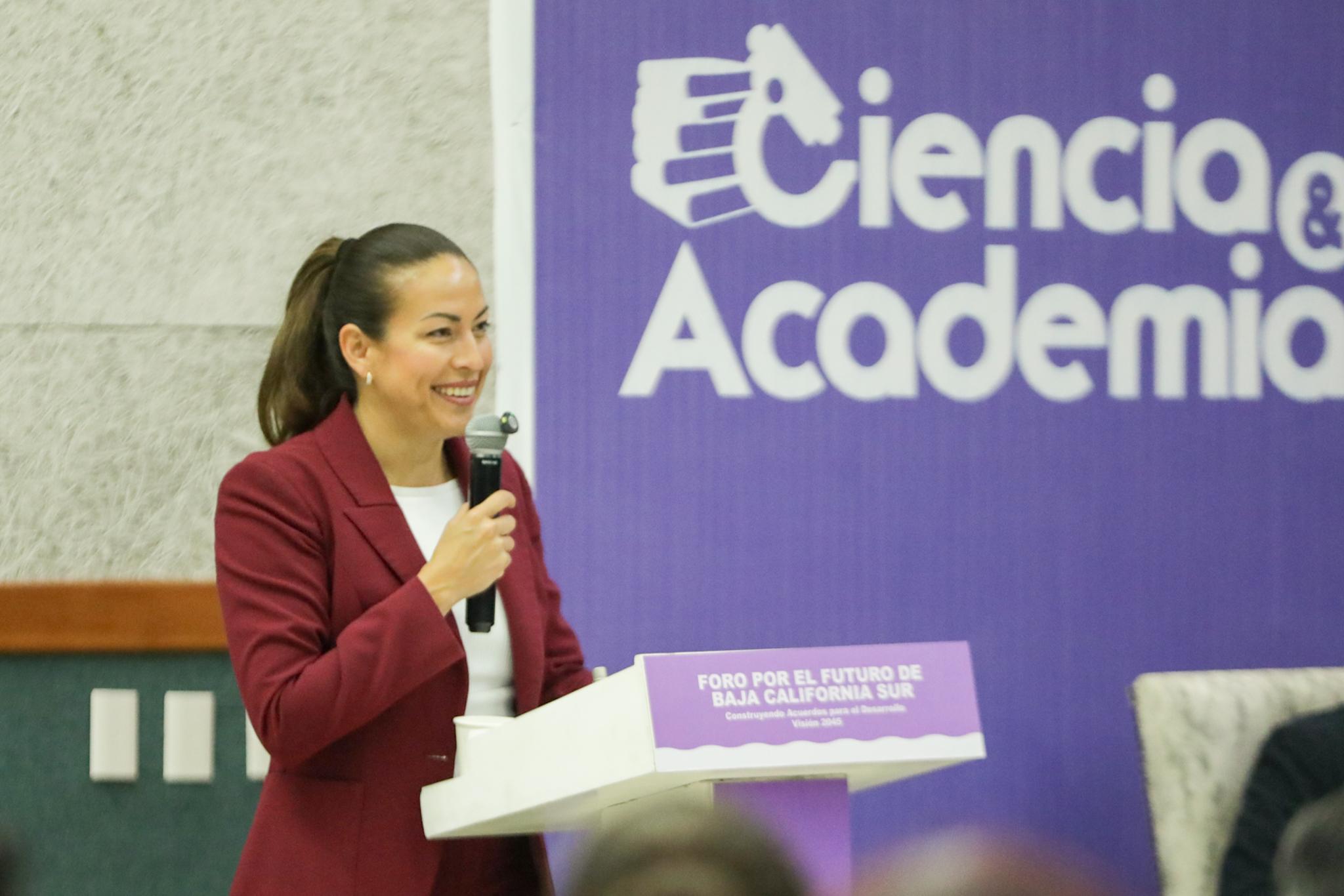 Reconocen labor de Milena Quiroga en foro sobre el futuro de Baja California Sur