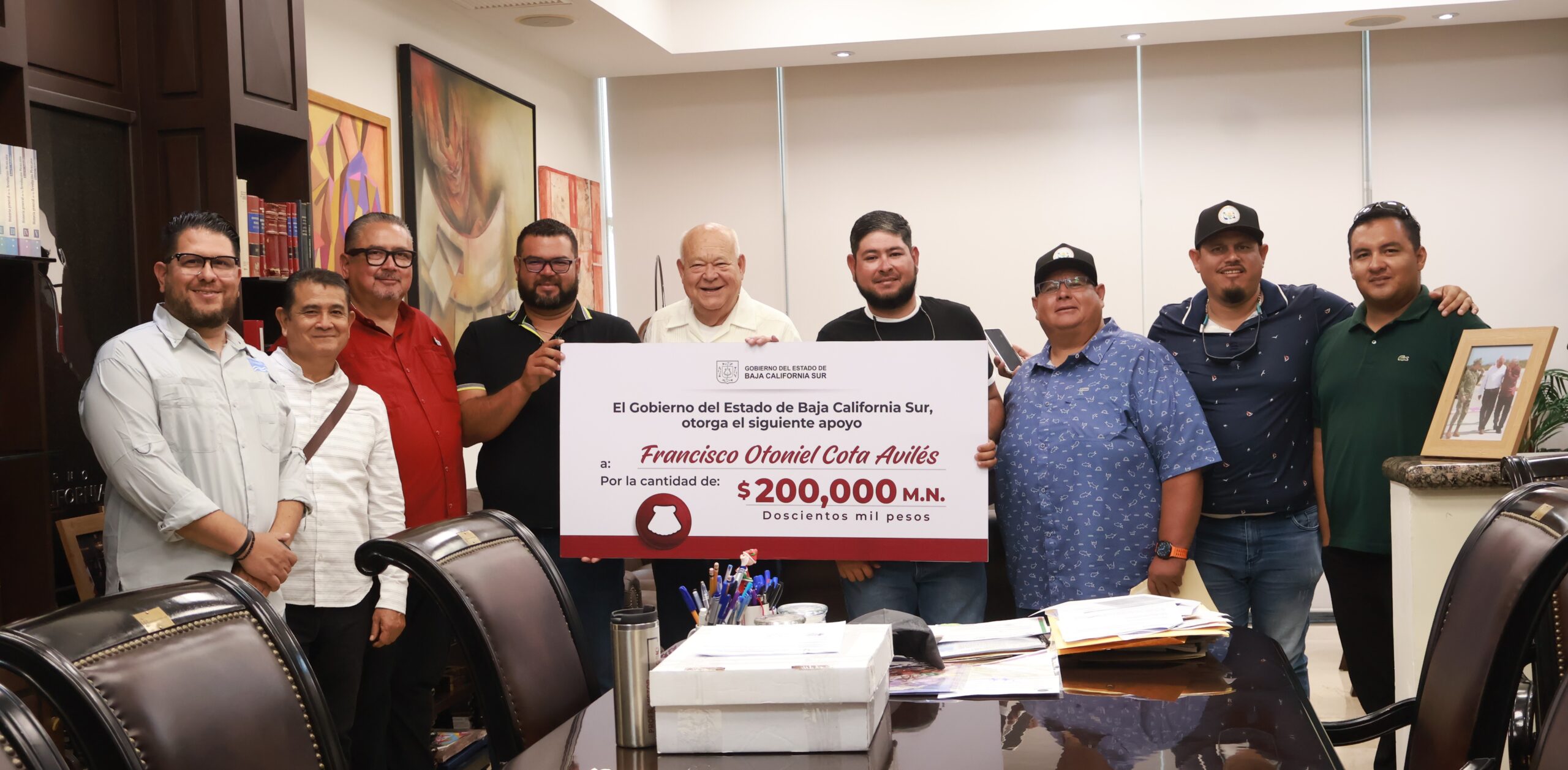 Impulsan turismo comunitario: cooperativa paceña recibe apoyo para adquirir embarcación y motor